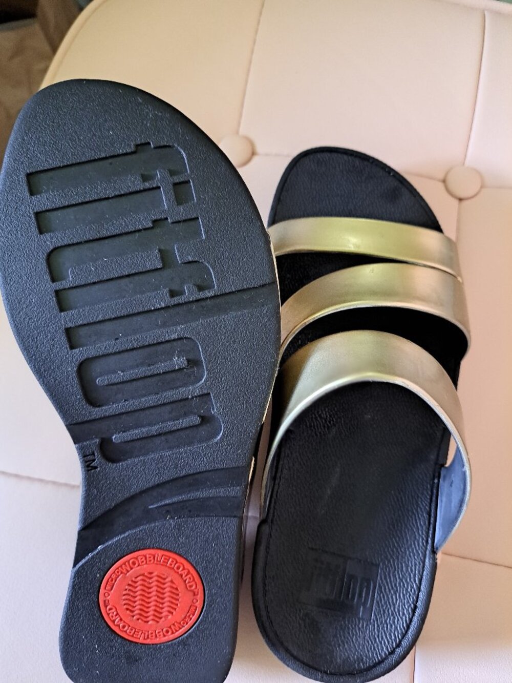 Fit Flop gold sandals size 6 US